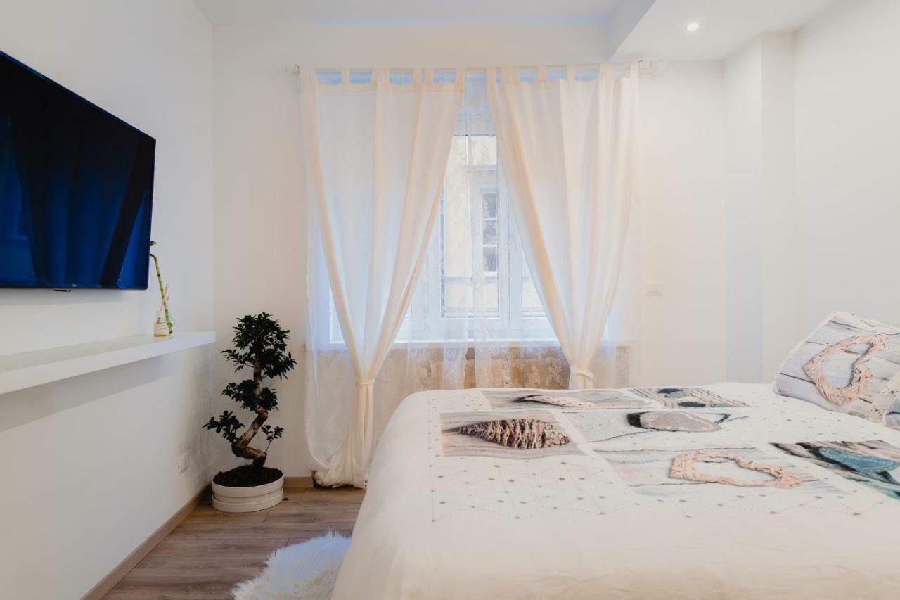Ferienwohnung La Boutique Del Vento - Esclusivo In Pieno Centro Triest Exterior foto